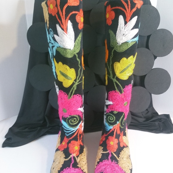 Turkish Hand Embroidered Black Boots...size 40 - Picture 6 of 11